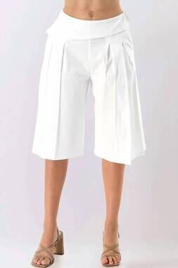 NEW HER BOTTARI high-waist pleated bermuda shorts in off-white